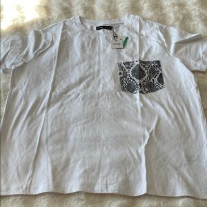 White T-Shirt with Snake Print Pocket